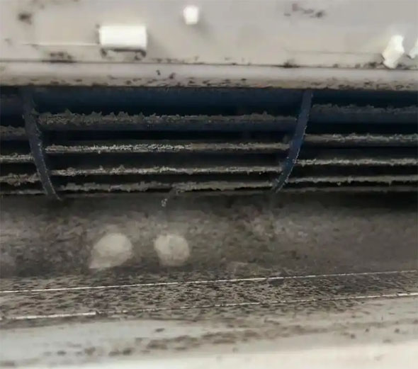 尖山空调吹的风有股烧焦味是怎么回事